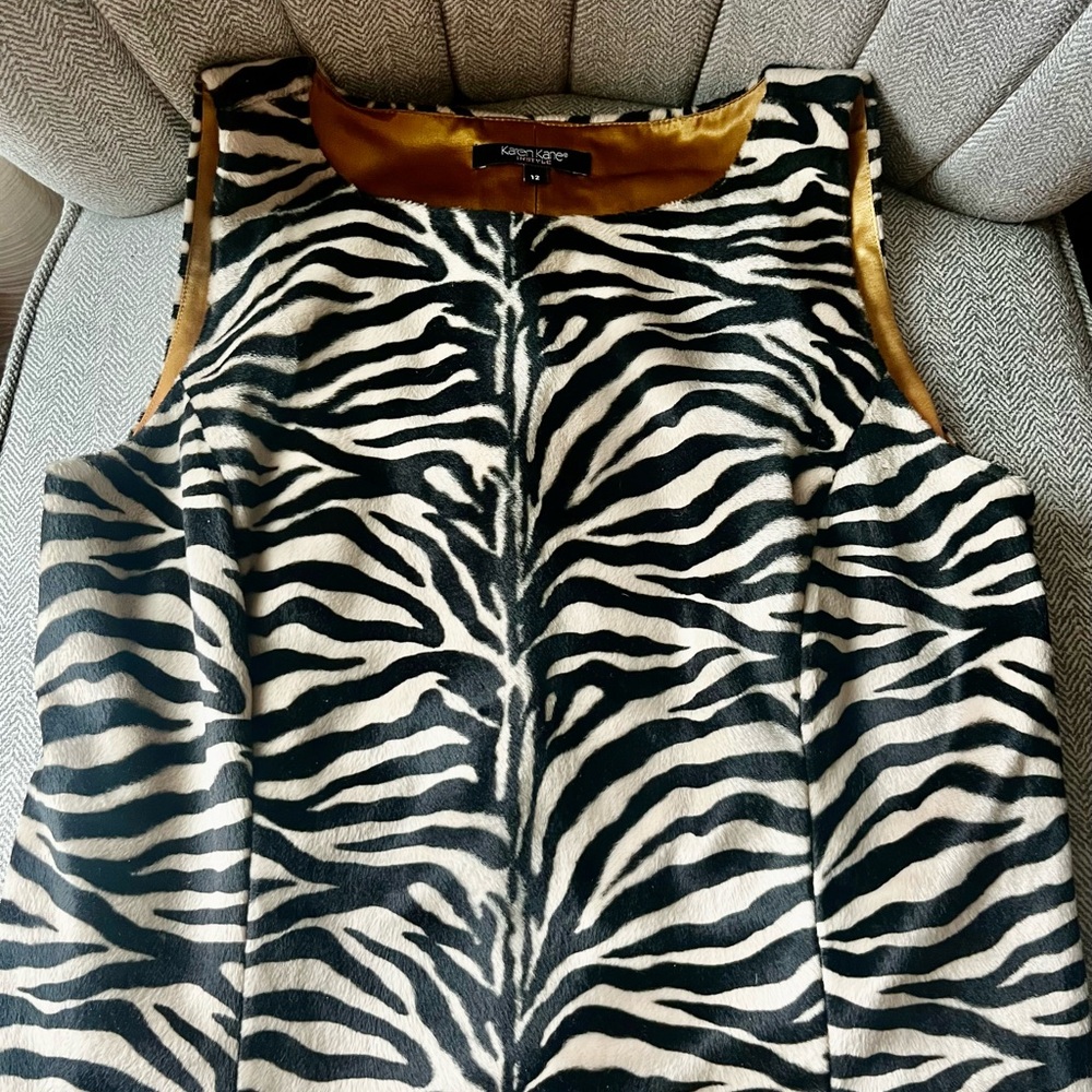 Velvet gold black sleeveless top